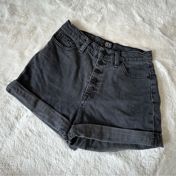 BDG by Urban Outfitters the mom high-rise black jean shorts size 26 - Picture 1 of 9